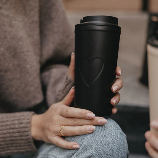 Eulenschnitt To go Becher Herz schwarz