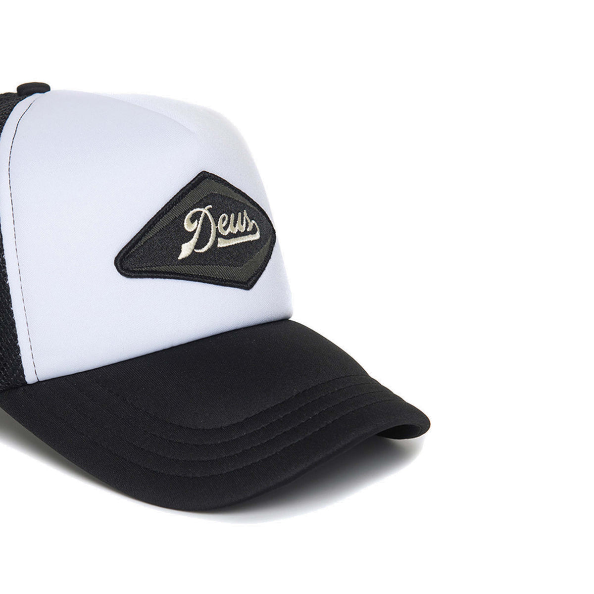 deus-ex-machina-diamond-trucker-cap-black-white-2