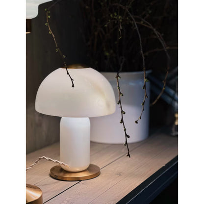 stroemshaga_tischlampe_margit_opal_weiss_720701_3