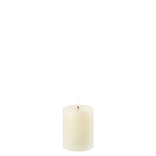 uyuni-led-stumpenkerze-ivory-7-8x10-1cm