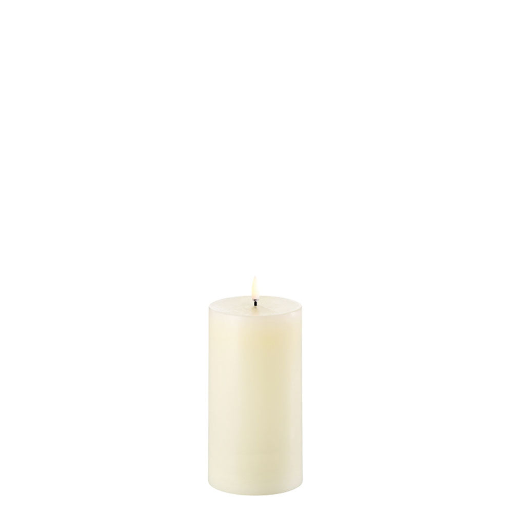 uyuni-led-stumpenkerze-ivory-7-8x15-2cm